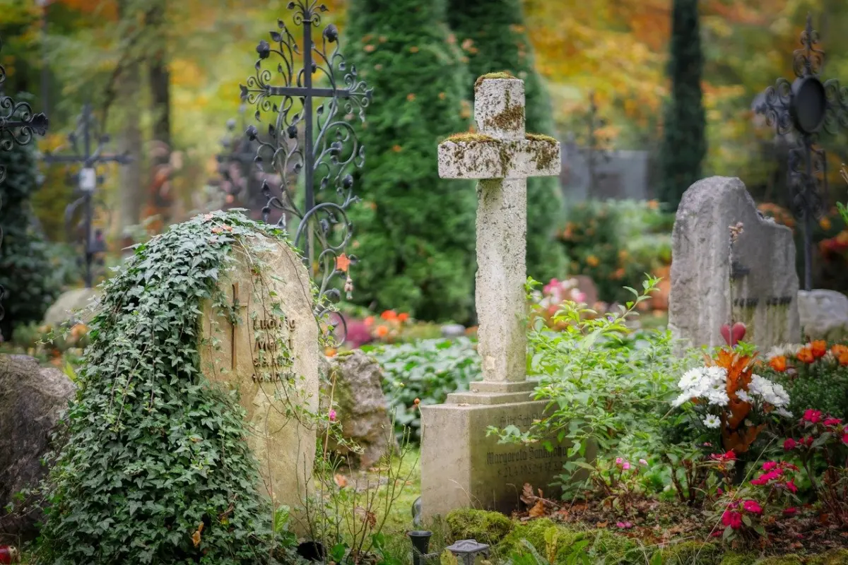 small memorial garden ideas